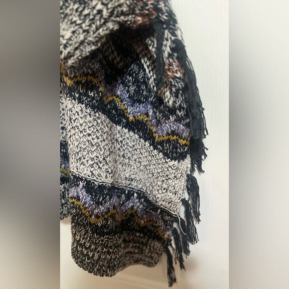 NWOT Anthropologie Pilcro Magda Knit Southwestern‎ Oversized Poncho XS/S. - Picture 5 of 8